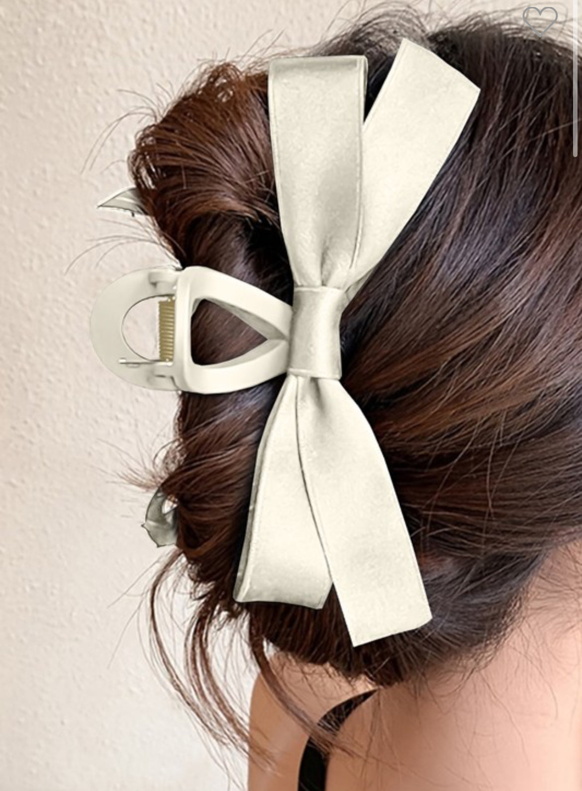 White ribbon clip