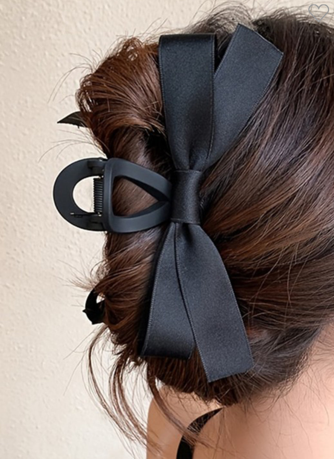 Black ribbon hair clip